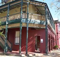 Leura House - Tourism Caloundra