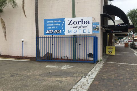 Zorba Motel - Tourism Caloundra 7