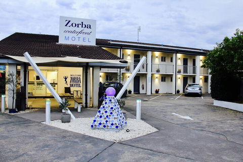 Zorba Motel - Tourism Caloundra 4