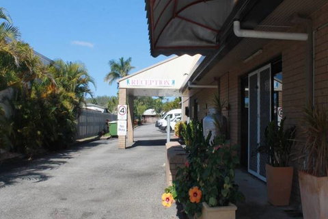 Sarina Motor Inn - Tourism Caloundra 1