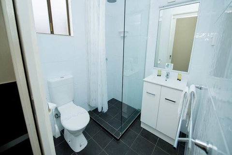 Sarina Motor Inn - Tourism Caloundra 5