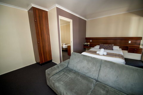 Sarina Motor Inn - Tourism Caloundra 4