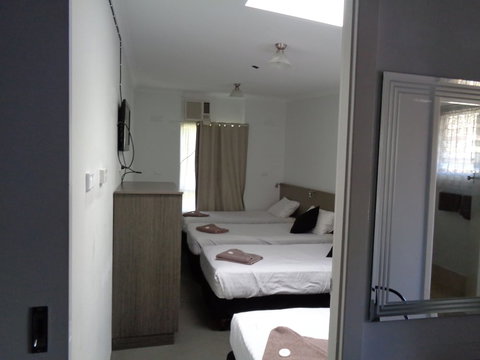 Parkway Motel - Tourism Caloundra 5