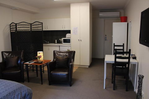 Box Hill Studio Apartment 2 - Tourism Caloundra 2