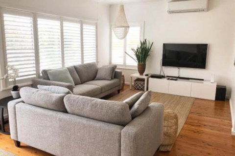 The Seaside Beachhouse Mollymook - Tourism Caloundra 0