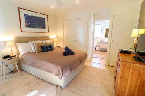 Surfside - Tourism Caloundra 4
