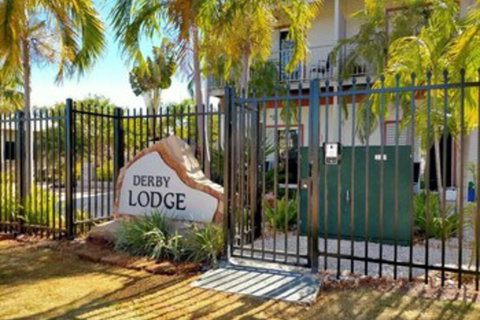 Derby Lodge Self Contained Apartments - Tourism Caloundra 0