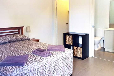 Derby Lodge Self Contained Apartments - Tourism Caloundra 6