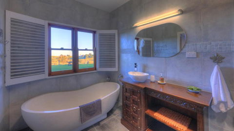Bridle Guesthouse - Tourism Caloundra 2