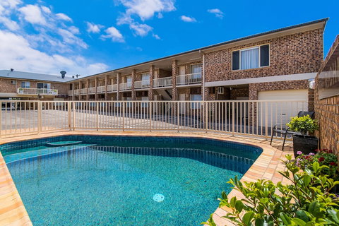 Richmond Motor Inn - Tourism Caloundra 2