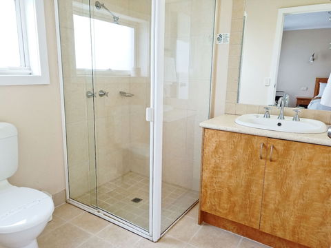 Glen Inn - Tourism Caloundra 3