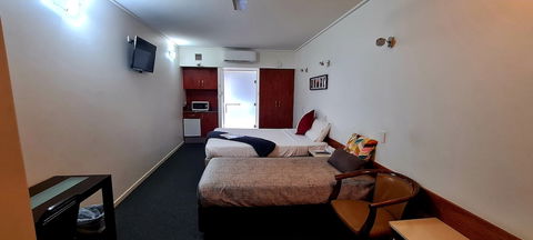 Ayr Travellers Motel - Tourism Caloundra 4