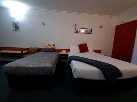 Ayr Travellers Motel - Tourism Caloundra 6