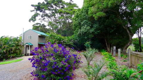Maleny Luxury Cottages - Tourism Caloundra 2