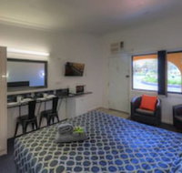 Twin Swans Motel - Tourism Caloundra