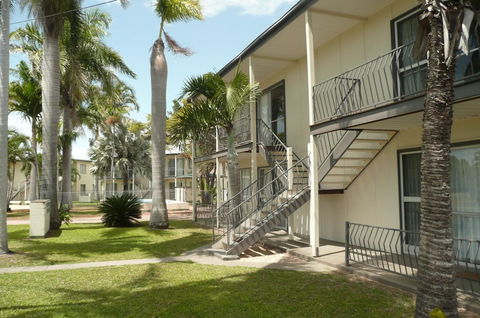 Ocean Breeze Units - Tourism Caloundra 0