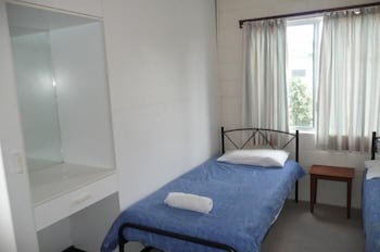 Ocean Breeze Units - Tourism Caloundra 4