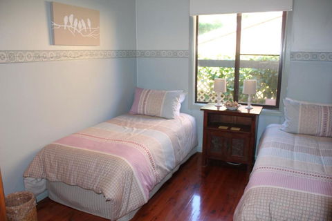 Avoca Beach Cape Cottage - Tourism Caloundra 7