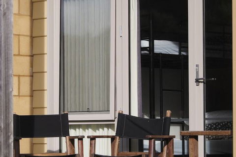 Sow And Piglets Guesthouse - Tourism Caloundra 3