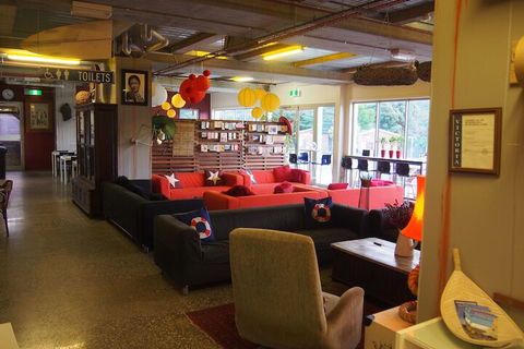 Sow And Piglets Guesthouse - Tourism Caloundra 6