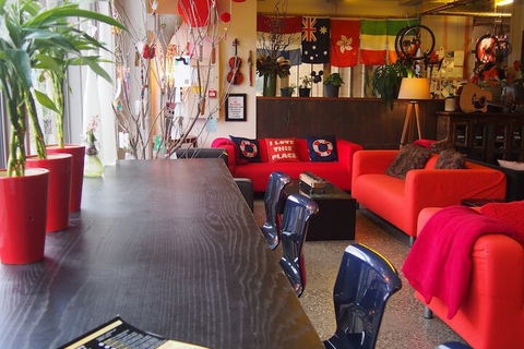 Sow And Piglets Guesthouse - Tourism Caloundra 5