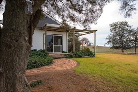 Colenso Country Retreat - Tourism Caloundra 0