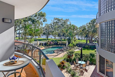 Como Noosa - Tourism Caloundra 0