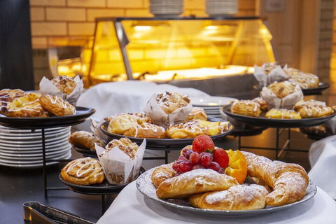 Western Heritage Motor Inn - Tourism Caloundra 1