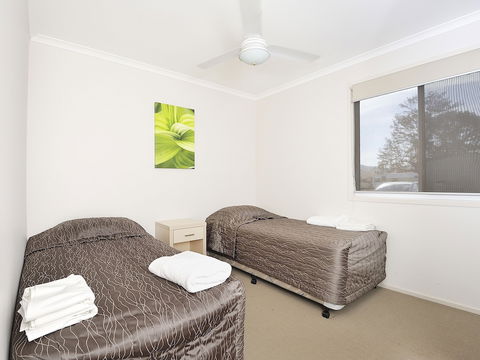NRMA Lake Somerset Holiday Park - Tourism Caloundra 2