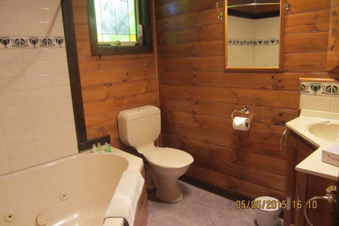 Willowlake Cottages - Tourism Caloundra 3