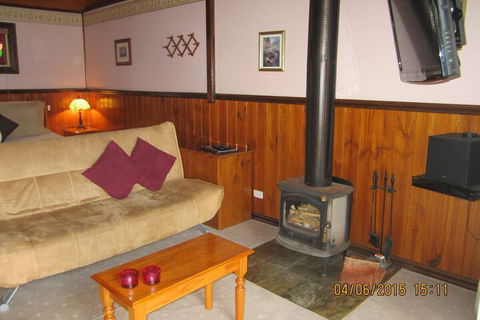 Willowlake Cottages - Tourism Caloundra 2