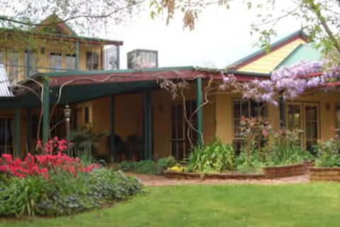 Willowlake Cottages - Tourism Caloundra 0