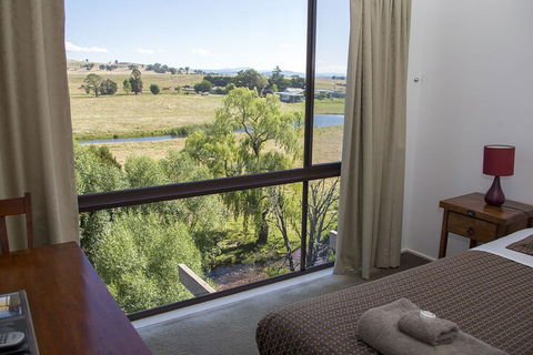 Delatite Apartments Timbertop & Fir - Tourism Caloundra 4