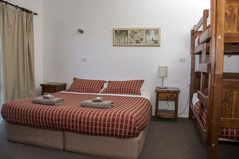 Delatite Apartments Timbertop & Fir - Tourism Caloundra 6