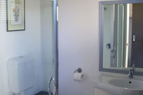 Delatite Apartments Timbertop & Fir - Tourism Caloundra 5