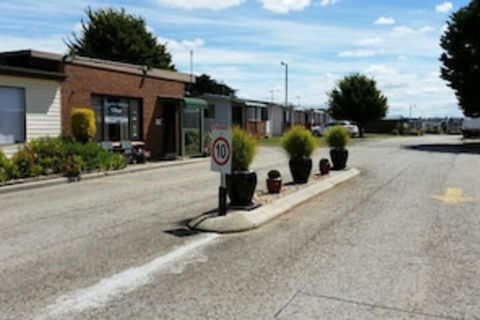 Bay View Holiday Village - Tourism Caloundra 4