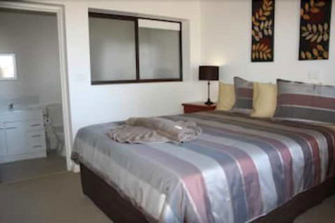 Bay View Holiday Village - Tourism Caloundra 0