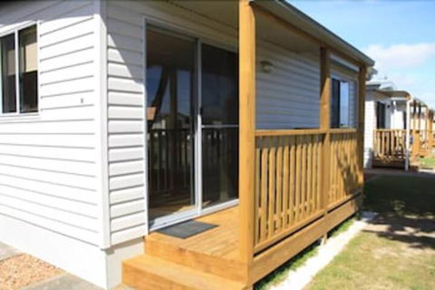 Bay View Holiday Village - Tourism Caloundra 3