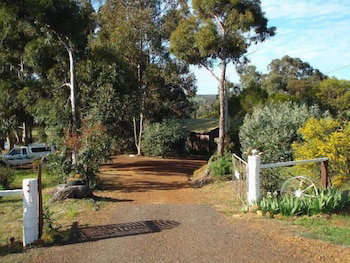 Pamela's Retreat - Tourism Caloundra 0