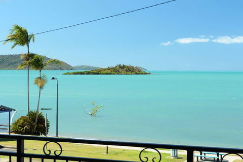 Whitsunday Waterfront Apartments - Tourism Caloundra 3