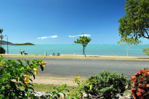Whitsunday Waterfront Apartments - Tourism Caloundra 4