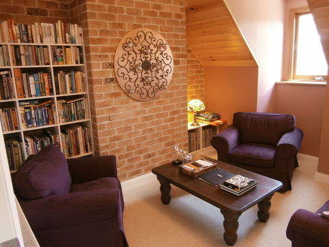 Darnell Bed & Breakfast - Tourism Caloundra 0