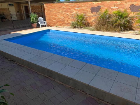 Jumbuck Motel - Tourism Caloundra 0