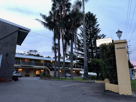 Squid Ink Motel - Tourism Caloundra 1