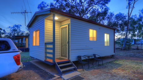 Cobar Caravan Park - Tourism Caloundra 2