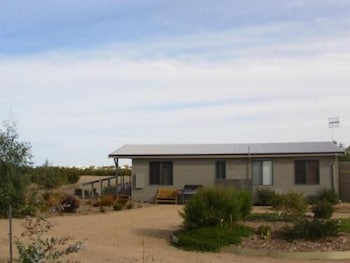 Linger Longer Accommodation SA - Tourism Caloundra 4