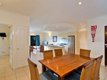 Anchorage Complex - Tourism Caloundra 1