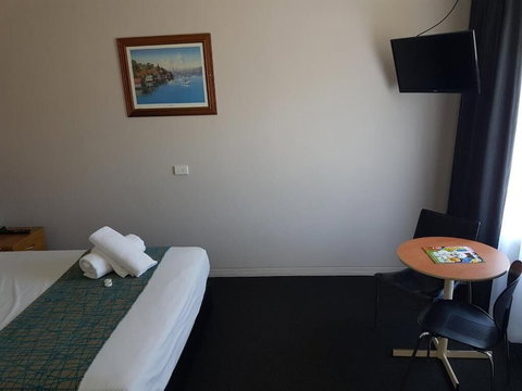 Gateshead Tavern Motel - Tourism Caloundra 3