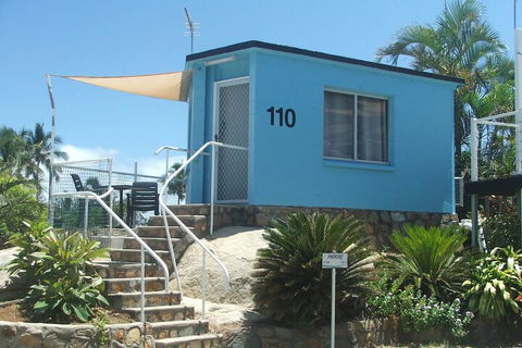 Horseshoe Bay Resort - Tourism Caloundra 5