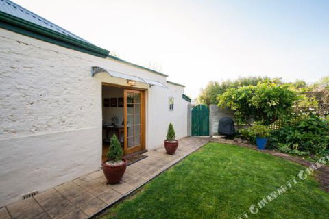 Georgies Cottage - Tourism Caloundra 5